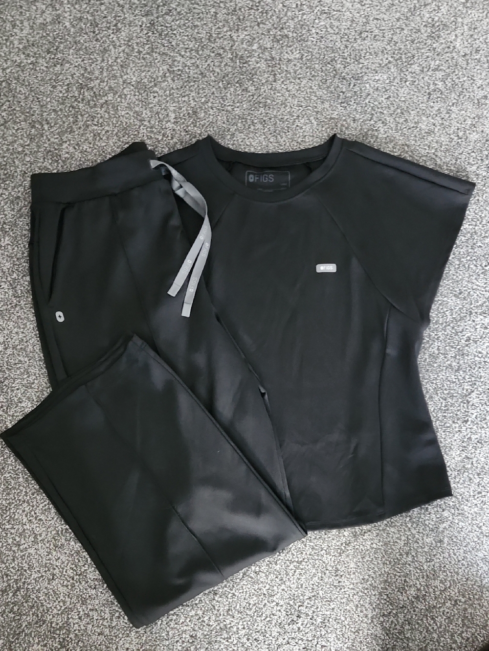 Figs Black FORMx Scrub Set — LIKE NEW